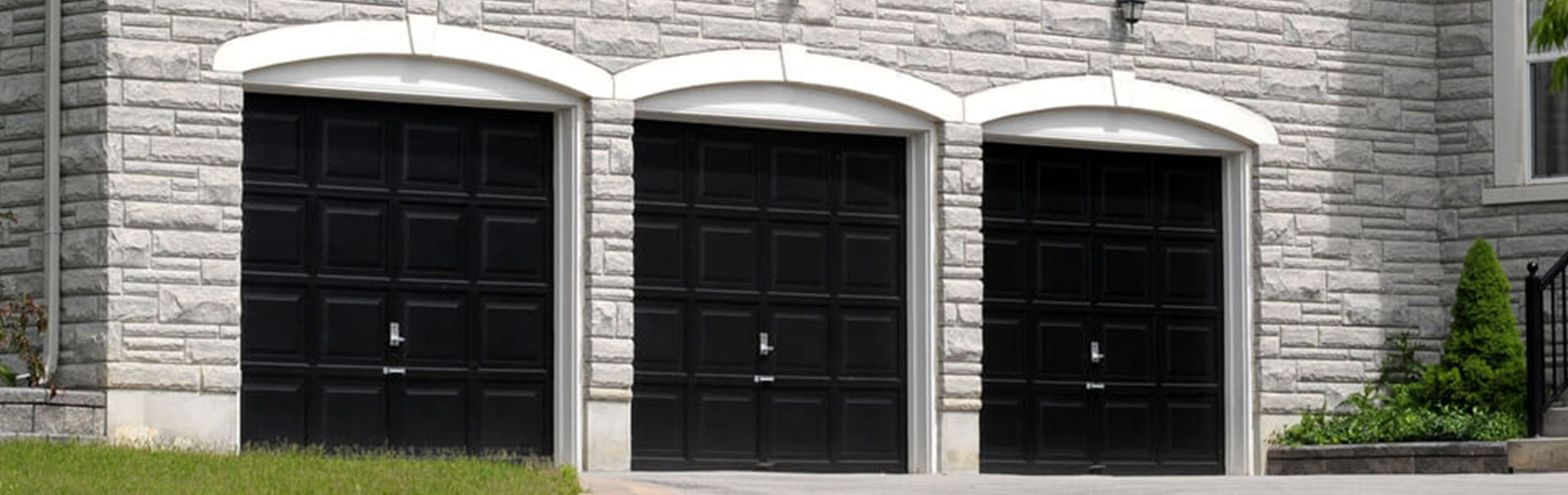 Neighborhood Garage Door Service | Garage Door Roller ...